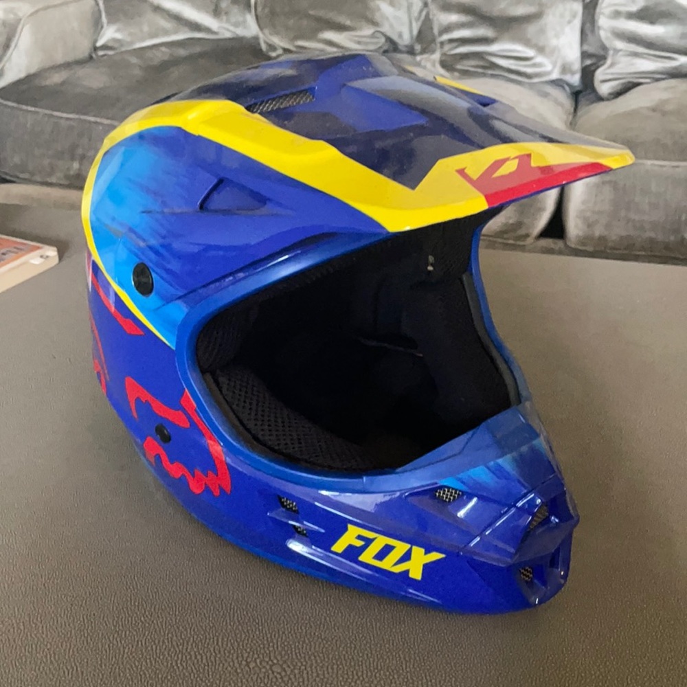 Fox v1 helmet